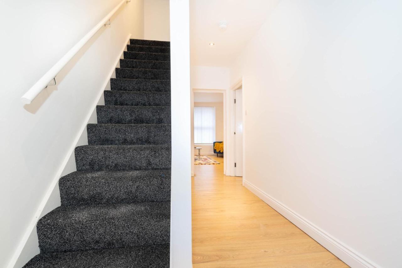 Three Bedroom Apartment- One Choice Stays Serviced Accommodation- Jewellery Quarter Birmingham Dış mekan fotoğraf